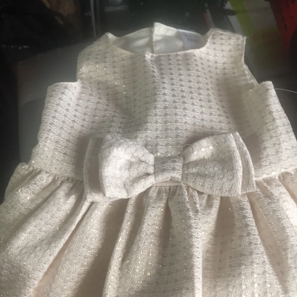 Carters baby girls Beautiful gold dress . - Picture 3 of 8